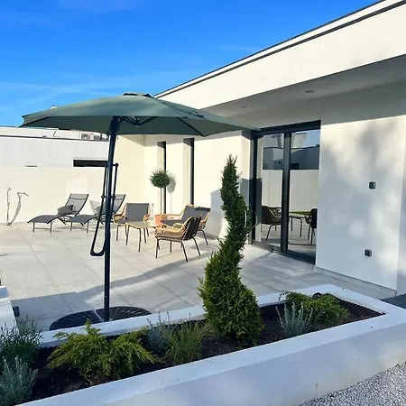 Villa Valentin 2 Chambres Avec Jardin A Calvi Exterior photo